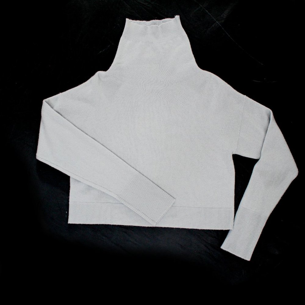 Sablyn 100% Cashmere Turtleneck/Cowl Sweater Boxy Cropped Long Sleeve Light Blue - Picture 5 of 11